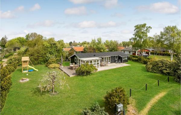 Three-Bedroom Holiday Home In Sydals, Забронировать Дом для отпуска Коттеджи Сковбю, Коттедж