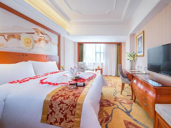 Vienna Hotel Shenzhen Bantian South Huancheng Road, Забронировать Отель Шэньчжэнь Shenzhen Area