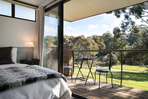 Lake Daylesford Lodge 6