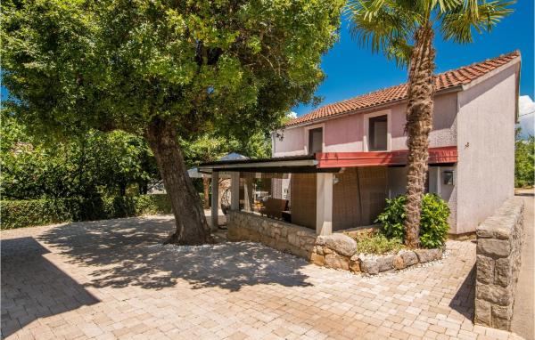 Lovely Home In Malinska Dubasnica, Забронировать Дом для отпуска Малинска остров Крк