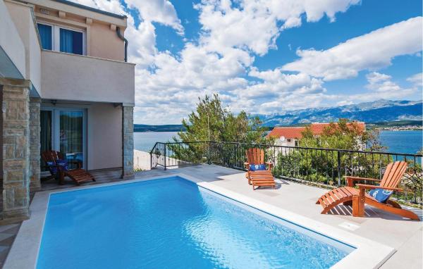 Three-Bedroom Holiday Home In Novigrad, Забронировать Дом для отпуска Новиград Задарская жупания