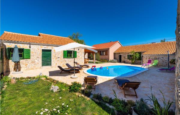 4 Bedroom Amazing Home In Benkovac