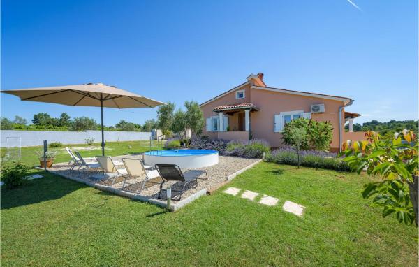 Three-Bedroom Holiday Home In Bibici, Забронировать Дом для отпуска Виллы Bibići, Вилла