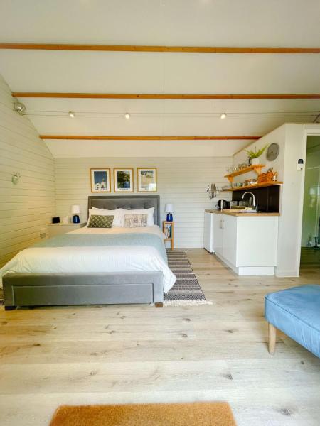 The cabin, Забронировать Отель Труро Корнуолл