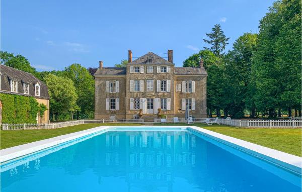Lovely Home In St Michel Dchavaignes, Забронировать Дом для отпуска Торинье-сюр-Дюэ 