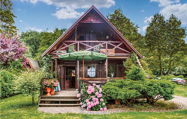 2 Bedroom Beautiful Home In Nowe Warpno, Забронировать Дом для отпуска Коттеджи Нове-Варпно, Коттедж