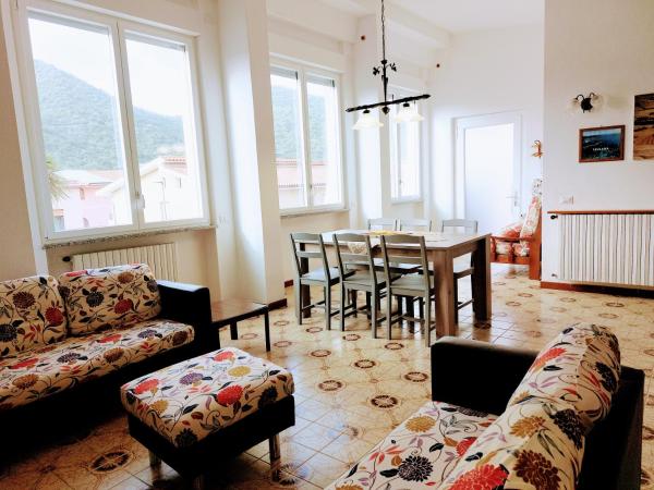 Casa Vacanze Sole e Mare, Забронировать Дом для отпуска Коттеджи Теулада, Коттедж