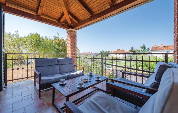3 Bedroom Stunning Home In Lovrecica