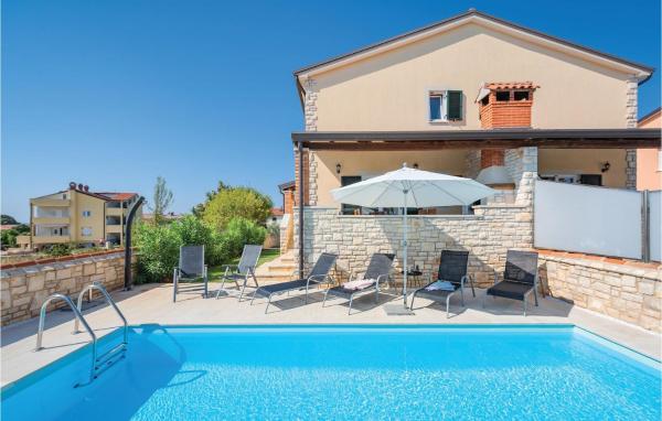 3 Bedroom Stunning Home In Lovrecica