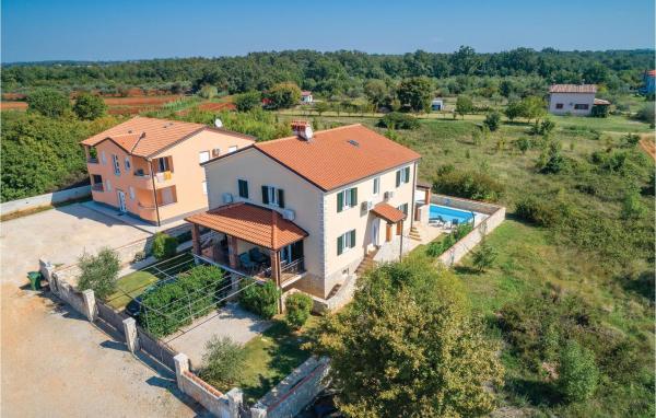 3 Bedroom Stunning Home In Lovrecica