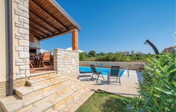 3 Bedroom Stunning Home In Lovrecica