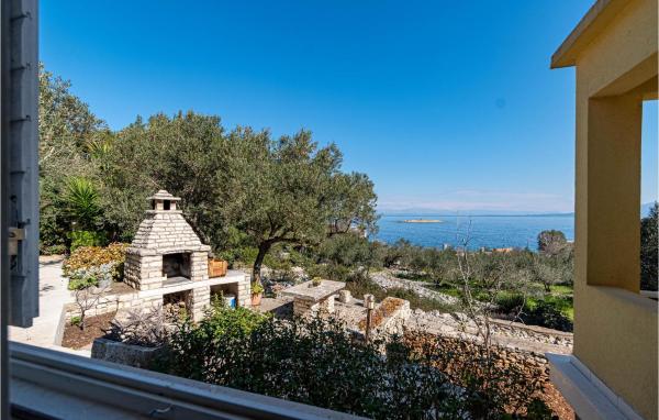 Amazing Home In Blato