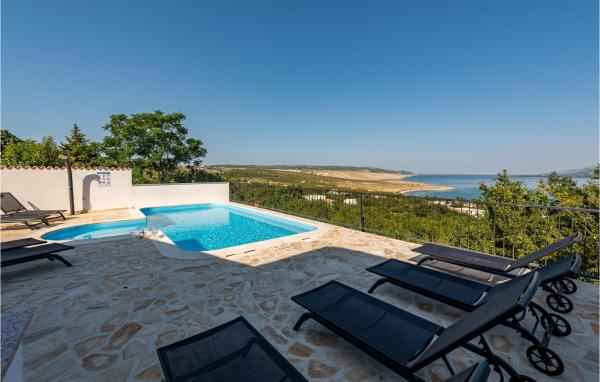 Gorgeous Home In Rovanjska, Забронировать Дом для отпуска Отели Рованьска с бассейном, Бассейн