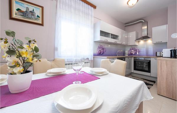Gorgeous Home In Rovanjska