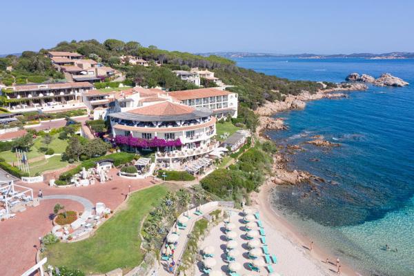 Club Hotel Baja Sardinia, Забронировать Отель Бизнес-отели Байя Сардинии, 4* 5*