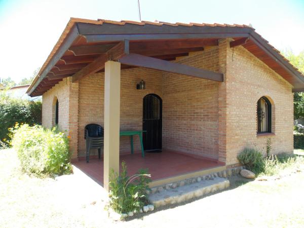 La cabañita de Maco, Забронировать Дом для отпуска Отели Traslasierra с парковкой, Парковка