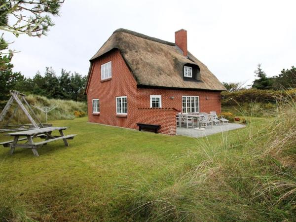 Holiday Home Lioba - 400m from the sea by Interhome, Забронировать Дом для отпуска Отели Ho с парковкой, Парковка