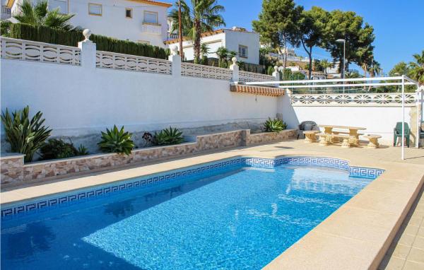 Stunning Home In Tosal