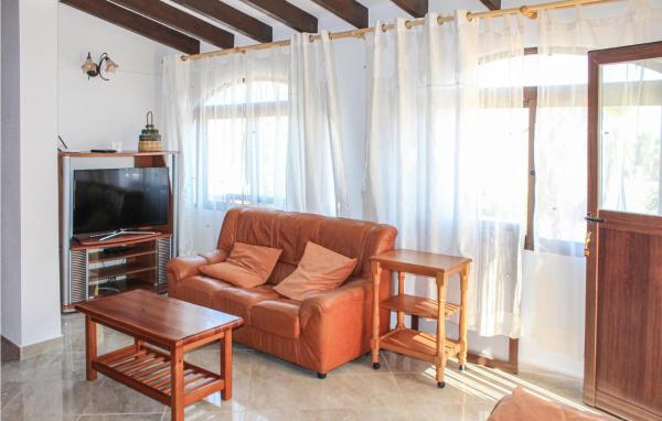 Stunning Home In Tosal