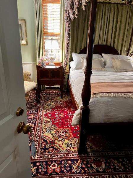 Hollymead House Inn/Bed & Breakfast