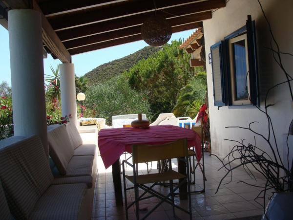 Holiday Home Villa Noir in Vulcanello by Interhome