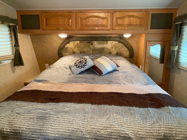 Comfortable RV in a farm, Забронировать Кемпинг Нануз-Бэй 