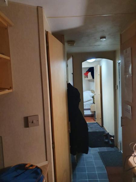 R and B static Caravan, Забронировать  Отели Скегнесс с парковкой, Парковка