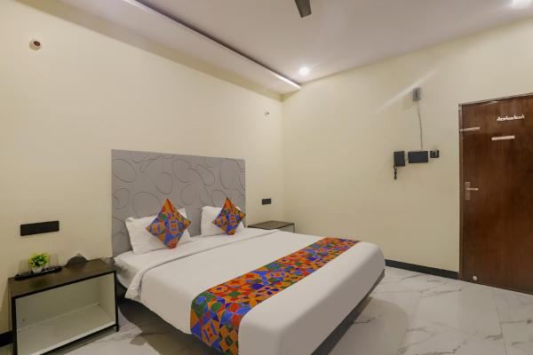 Fabhotel Golden Mist