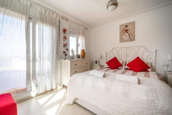 Stunning 2 bedroom townhouse - CE33LT