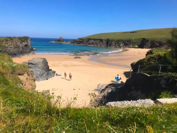 Cosy Seaside Bothy For 4 In Trevone Bay Close To Beach and Padstow, Забронировать Дом для отпуска Пэдстоу Корнуолл, рядом с Пляж Тревон-Бэй