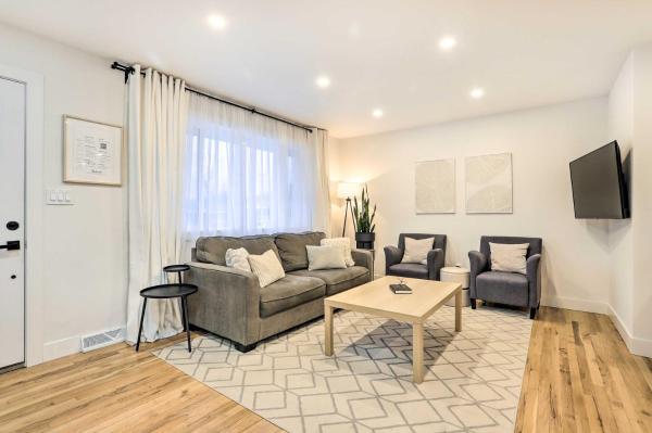 Bright and Modern Arvada Home with Yard and Patio, Забронировать Отель Арвада Колорадо