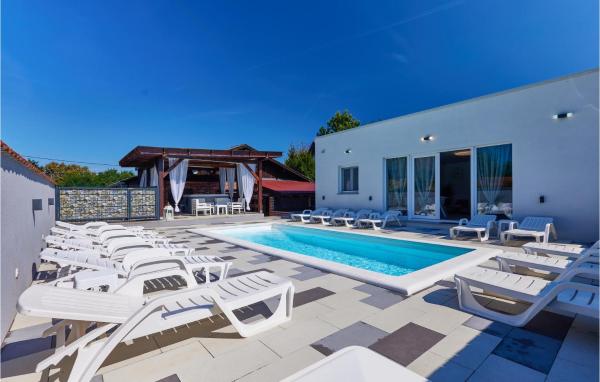 Pet Friendly Home In Kapela With Sauna, Забронировать Дом для отпуска Коттеджи Беловарско-Билогорской жупания, Коттедж