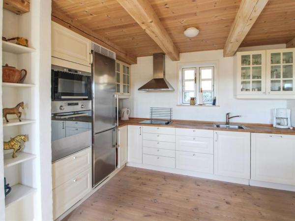 Holiday Home Eva - 1-5km to the fjord by Interhome