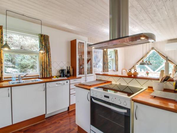 Holiday Home Hemming - from the sea by Interhome