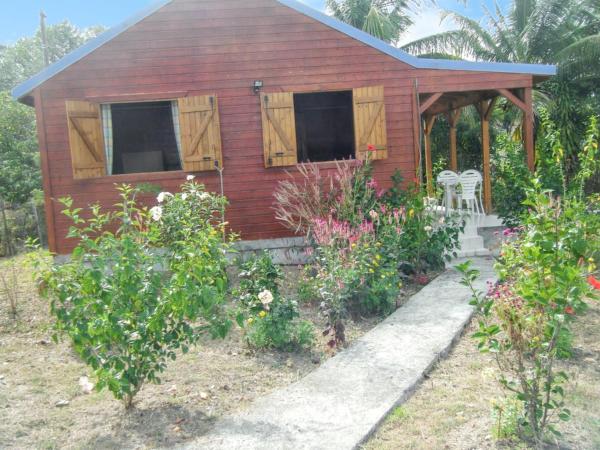 Maison charmante à Sainte-Anne avec jardin, Забронировать Дом для отпуска Сент-Анн Grande-Terre