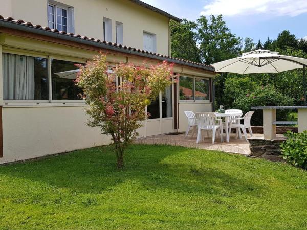 Maison au cœur du Parc Périgord Limousin avec climatisation - FR-1-616-78, Забронировать Отель Saint-Jory-de-Chaleix 