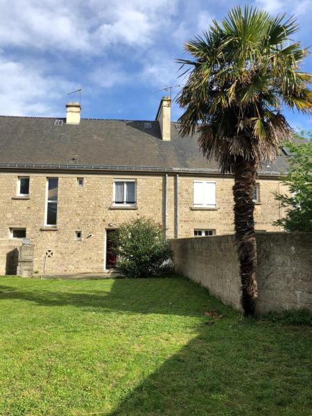 Gîte Manava - grande maison avec jardin en centre ville, Забронировать Дом для отпуска Валонь Cotentin, рядом с Музей бренди