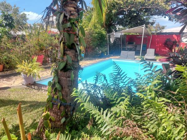 Maison cosy à Ravine des Cabris avec piscine partagée, Забронировать Дом для отпуска Равин-де-Кабрис Ле-Тампон