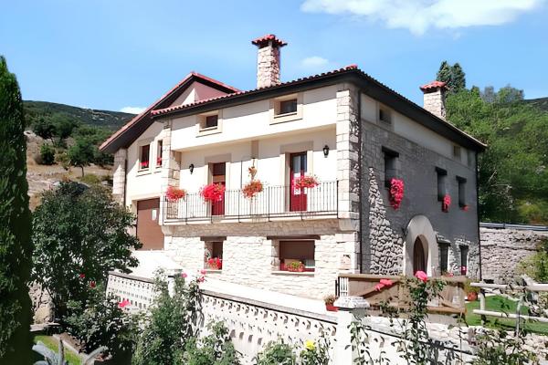 Spacious House in Merindad de Valdivielso, Забронировать Дом для отпуска Кинтана-де-Вальдивьельсо 