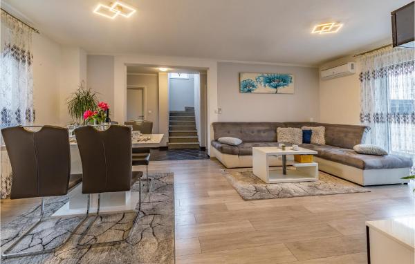 Stunning Home In Skatari With Wifi