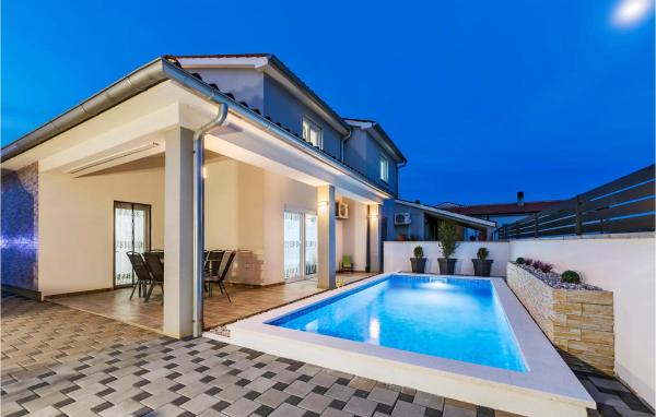 Stunning Home In Skatari With Wifi