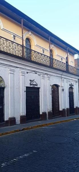 Misti Hostel B&B, Забронировать Отель «постель и завтрак» Арекипа Провинция Арекипа, рядом с Goyeneche Palace