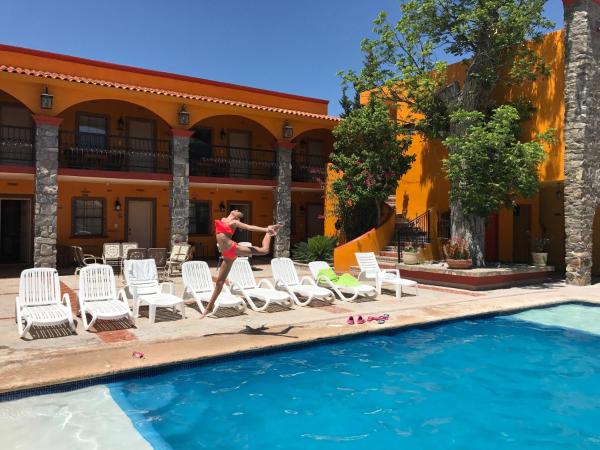 HOTEL QUINTA SANTA CECILIA, Забронировать  Отели Коауила с бассейном, Бассейн
