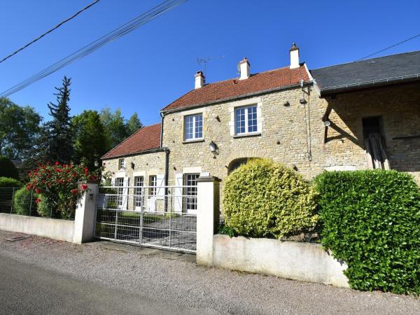 Holiday Home Vault-de-Lugny near Forest