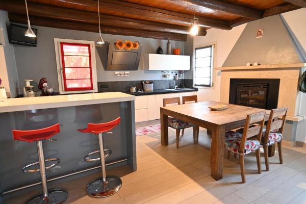 CA CENTOSA ARTISTIC HOUSE villa storica ristrutturata con patio e giardino, Забронировать Вилла Читтаделла Венето
