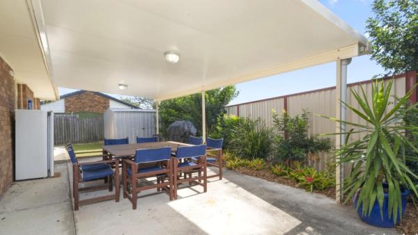 Pet Friendly Home Away From Home, Забронировать Дом для отпуска Коттеджи Brisbane Region, Коттедж