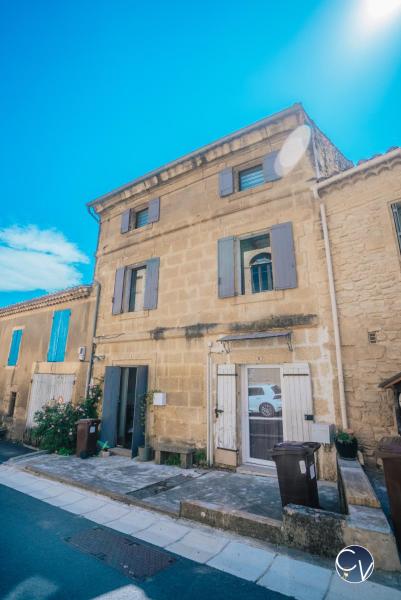 Maison de village atypique à 5min du Pont du Gard, Забронировать Дом для отпуска Вер-Пон-дю-Гар Gard, рядом с Винодельня La Gramiere Wine Truck