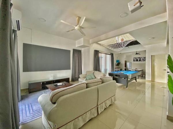 Shah Alam Setia Alam SCCC 3 Storey Semi D 13 Pax, Забронировать Вилла Коттеджи Шах-Алам, Коттедж