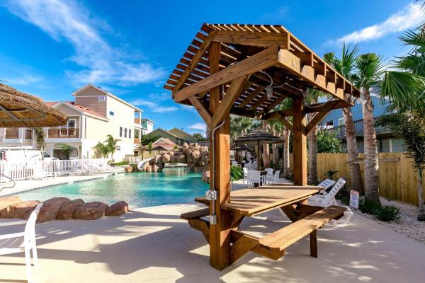 BC203 New Townhome, Heated Pool with Slide, Golf Cart Accessible