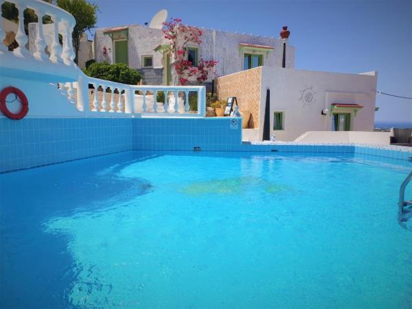 Spacious Room in Creta for 3 people, with Ac, Swimming Pool and Nature, Забронировать Гостевой дом Гостевые дома Центрального Крита, Гостевой дом